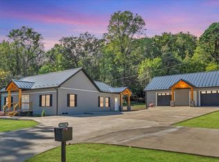 194 Rainbow Forest Dr, Troutville, VA 24175