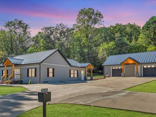 194 Rainbow Forest Dr, Troutville, VA 24175