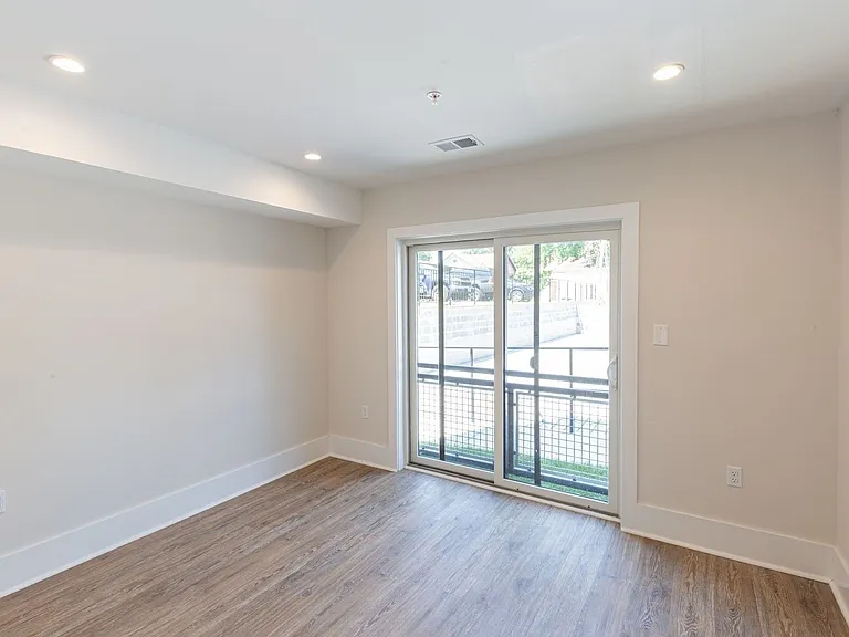 1904 Irving St NE — Photo 29