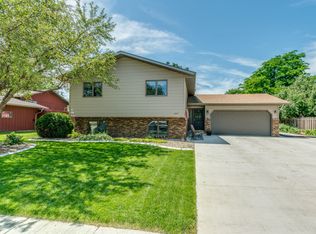 1620 Billings Dr, Bismarck, ND 58504