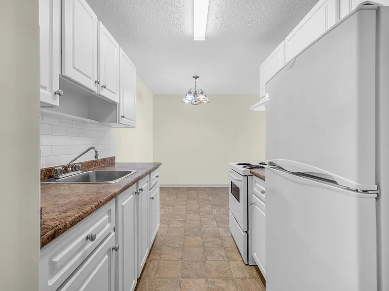 5130 Irving St — Photo 11