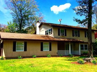 13 Old North Rd, Mountain Top, PA 18707