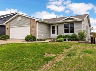 7802 Pin Tail Dr NE, Cedar Rapids, IA 52402