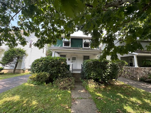 124 E Walnut St
