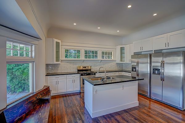 1st image of 2113 Oak St #2113