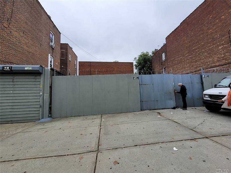 2nd image of 912 34th Ave