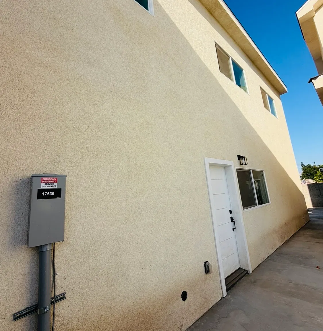 3 bed, 2.5 bath, 1350 sqft, $4,100 — Photo 4
