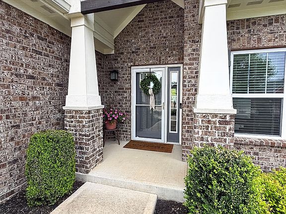 3rd image of 1069 Forest Glen Dr