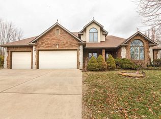 2706 N Skyview Ln, Ozark, MO 65721