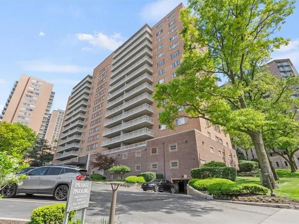 310 W 49th St #407, Kansas City, MO 64112