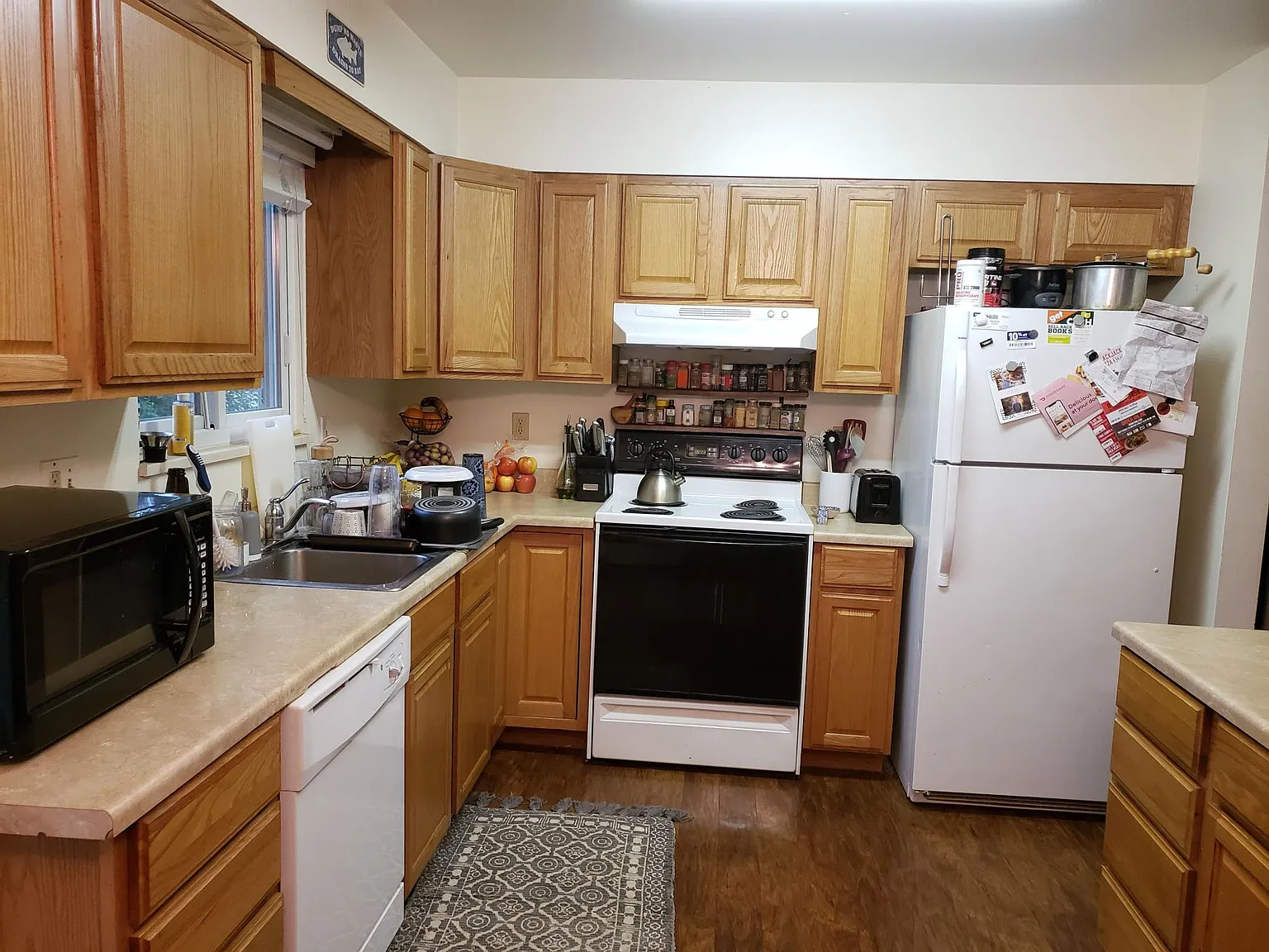 4 bed, 1850 sqft, $2,600 — Photo 2