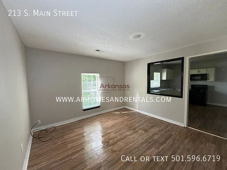 213 S Main St — Photo 3