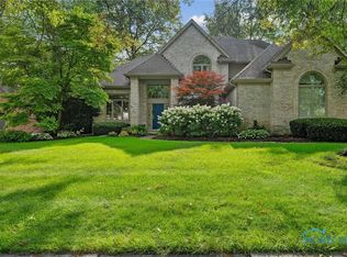 555 Troon Rd, Holland, OH 43528