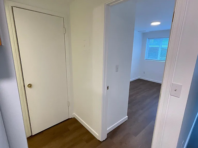 420 E Harrison St #3 — Photo 8