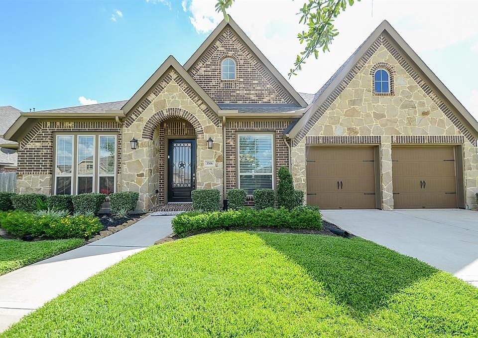 Welcome home to Colorado Bend! This upgraded Perry is a homeowners dream!