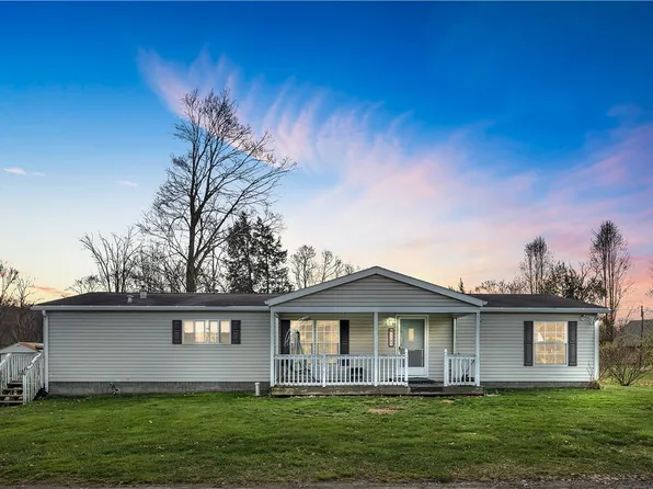 1185 Church St, Ellwood City, PA 16117