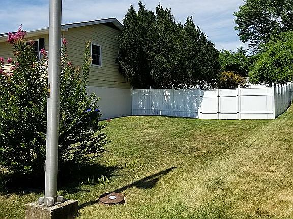 2nd image of 548 Poa Dr