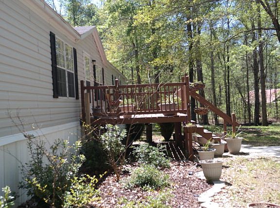 5th image of 382 Annie Laurie Dr