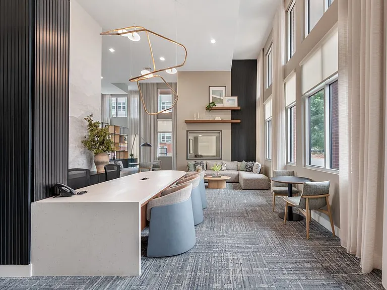 Leasing lobby