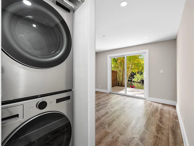 1400 NE 54th St #107 — Photo 15