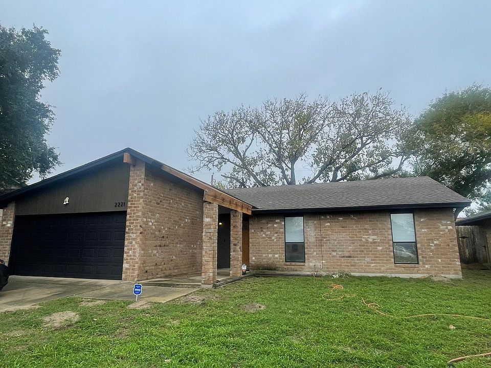 1st image of 2221 Burgundy Dr
