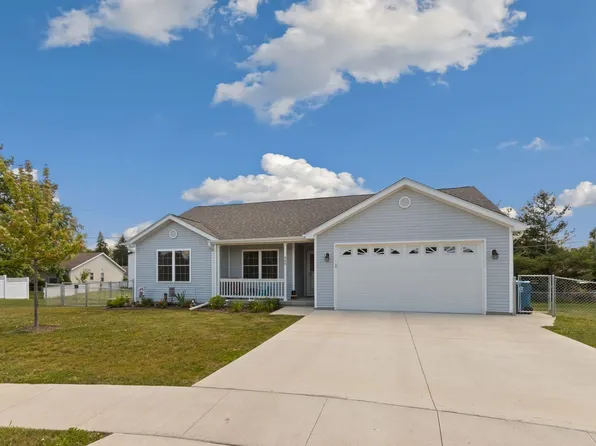 568 Pine Meadow Dr, Dixon, IL 61021