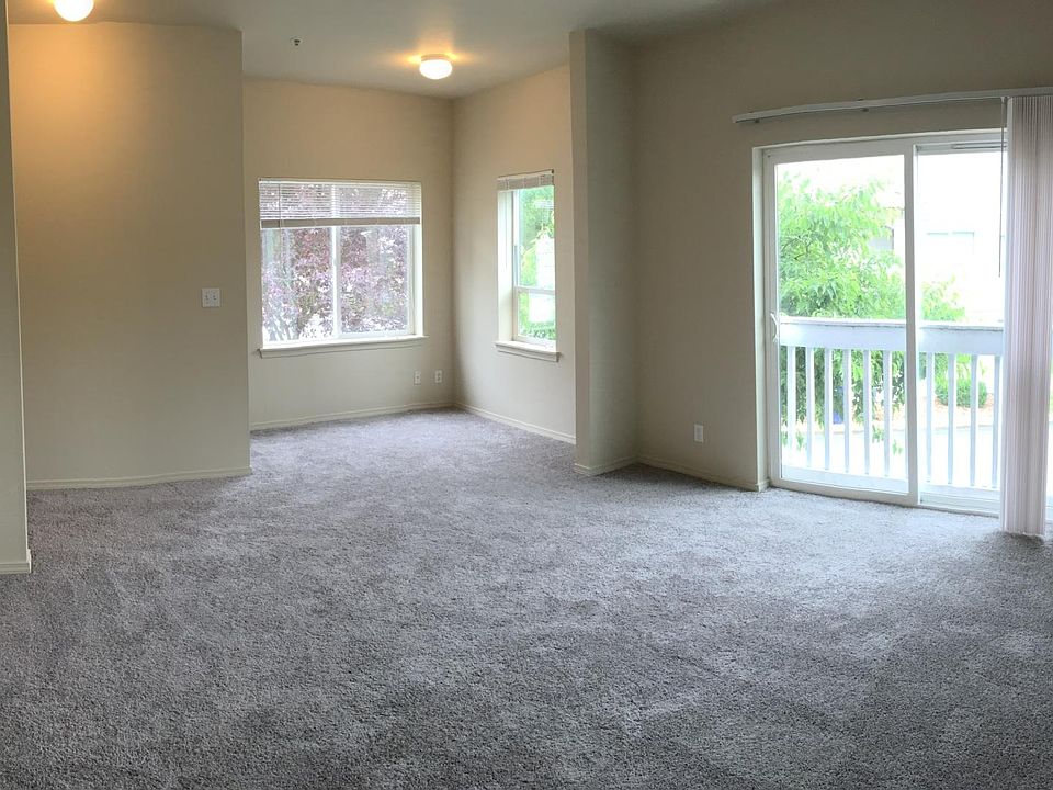 1st image of 429 164th St SW #D