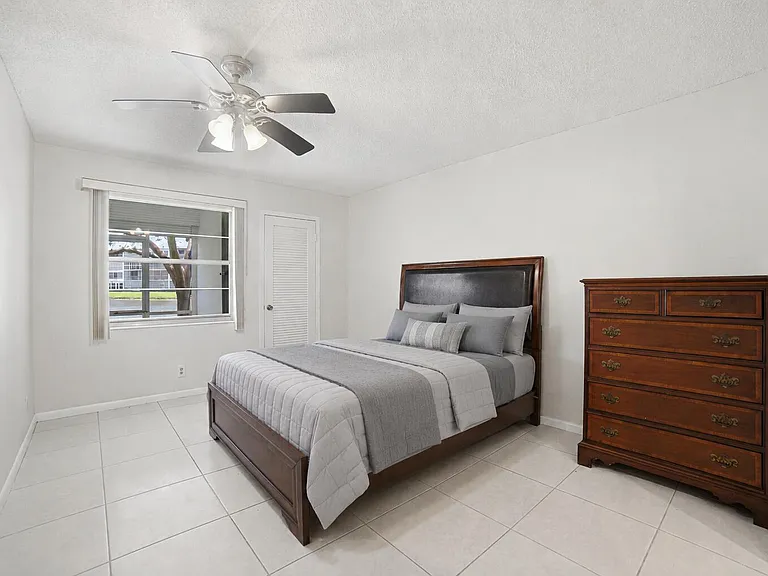 1025 Newcastle Dr #1025-B — Photo 15