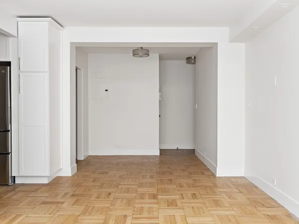 49 West 12th Street 1A image 6 of 7