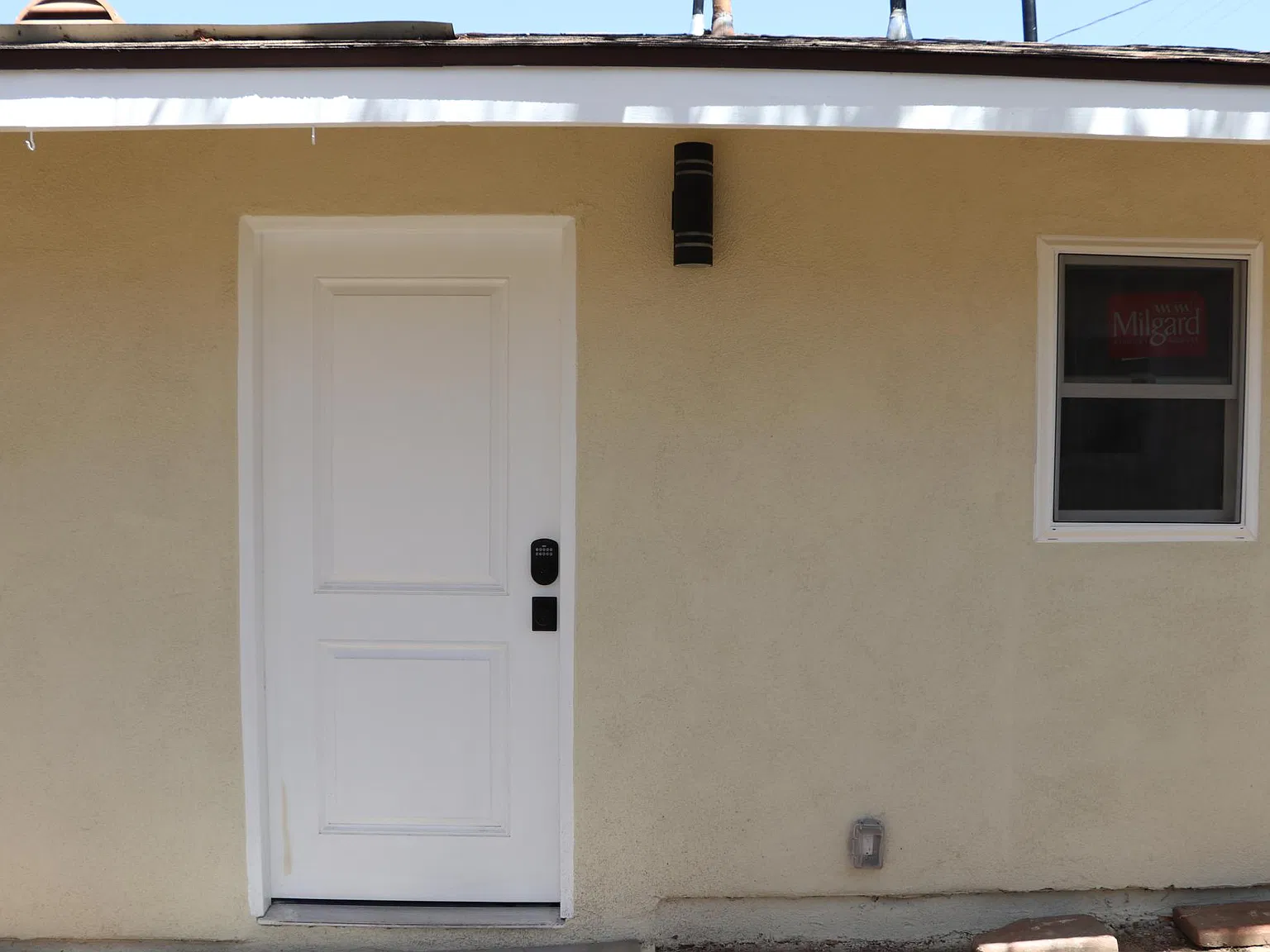 8104 Flight Ave — Photo 3