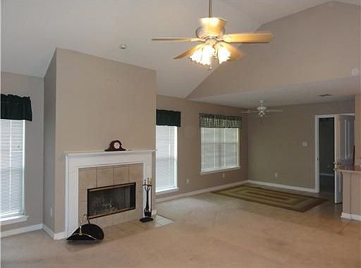 5th image of 155 De Val Dr