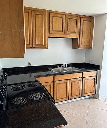3rd image of 5618 N Tonti St