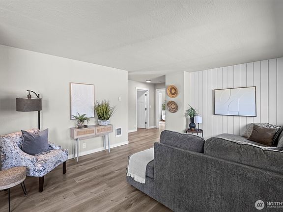 5th image of 532 Radey Street