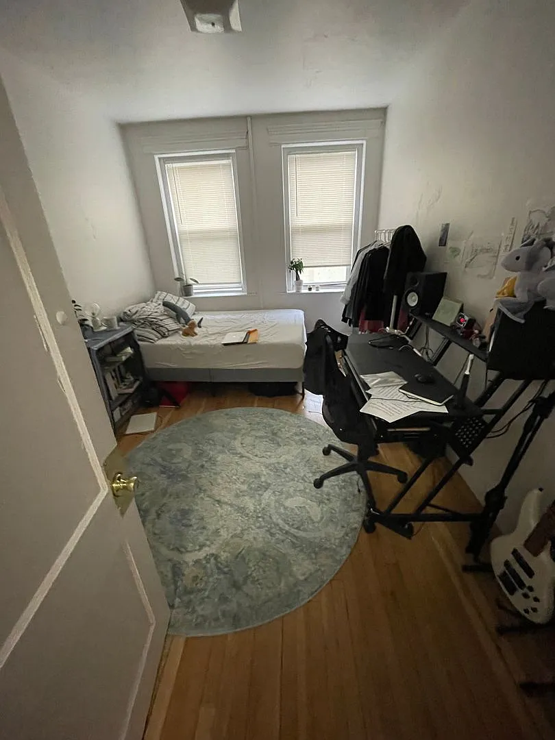 Nicely updated 2 bed split right on the Green Line in Allston. — Photo 3