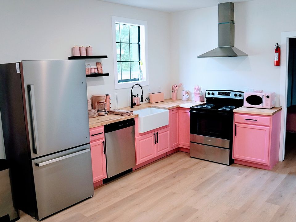 1st image of 426 W King St #B