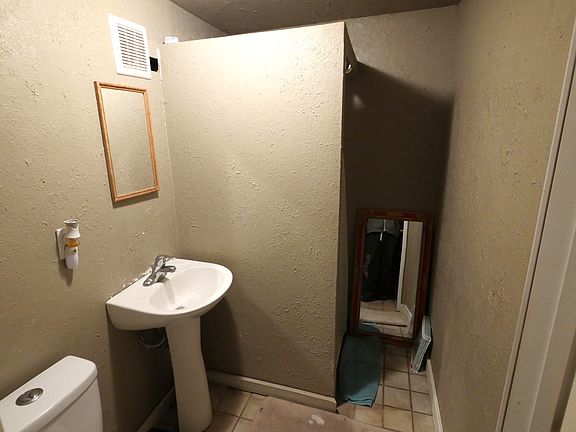 5th image of 111 E Crestline Dr