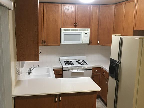3rd image of 16721 Sherman Way #9