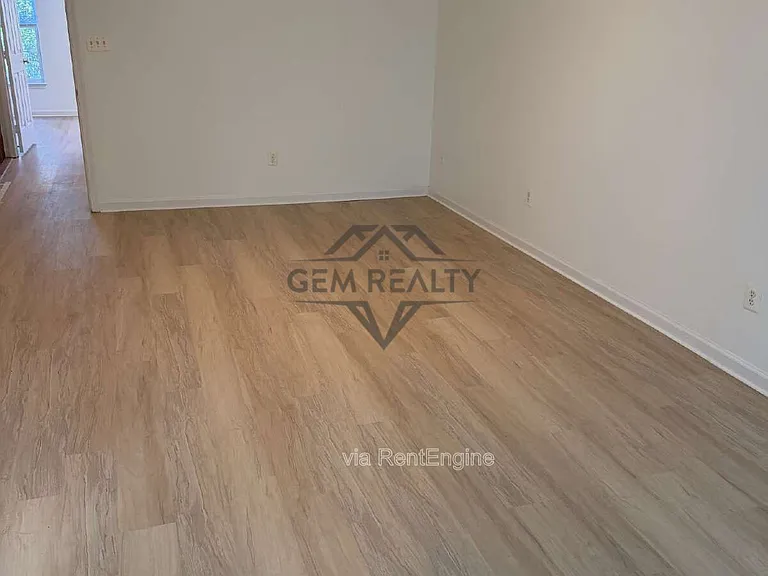 4710 Turnberry Dr — Photo 8