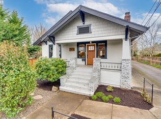 363 W Main St, Hillsboro, OR