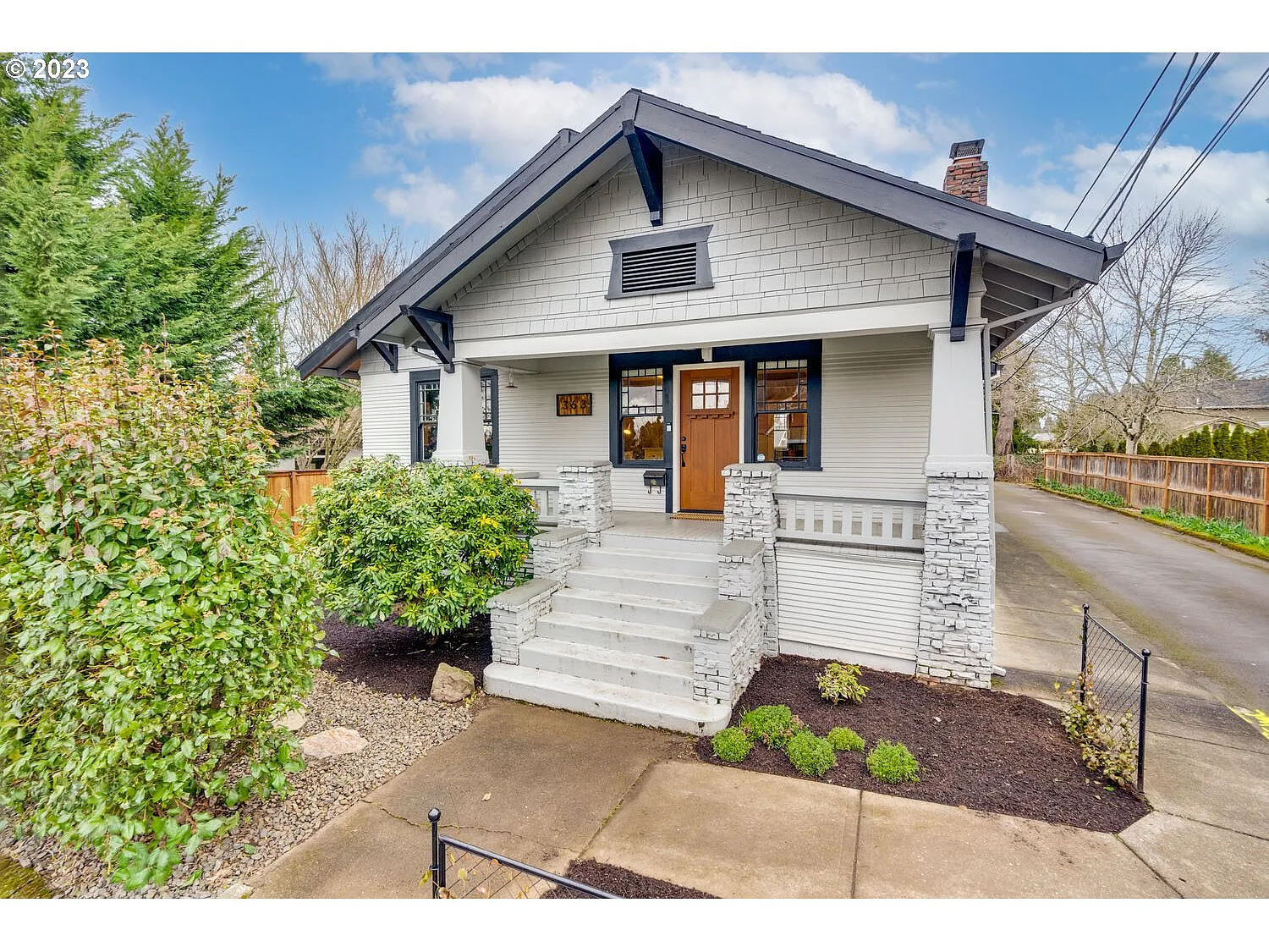 363 W Main St photo 1
