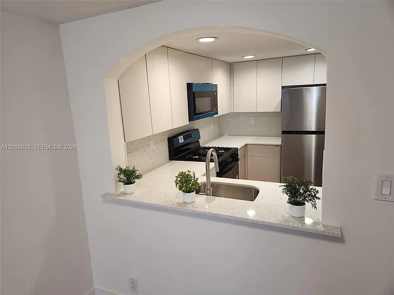 6709 N Kendall Dr #230 — Photo 7