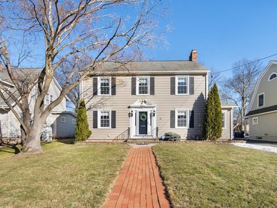 38 Foxcroft Road, West Hartford, CT, 06119