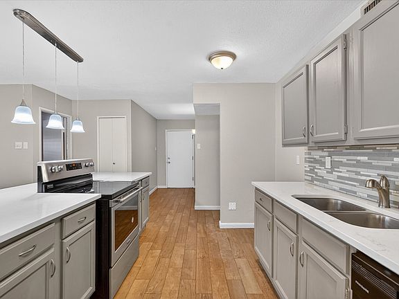 5th image of 522 Hawthorne Dr