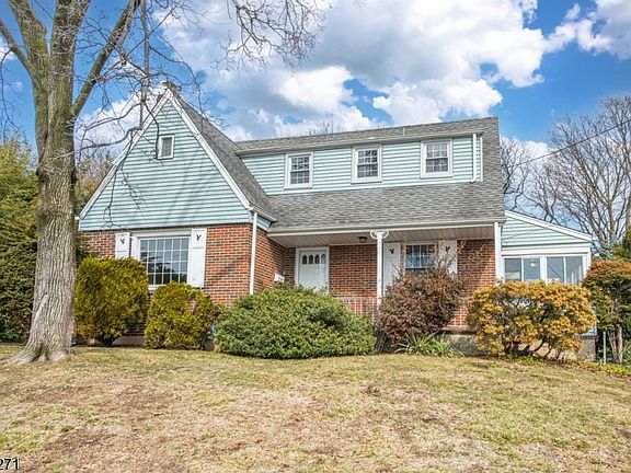 2nd image of 567 Windsor Rd