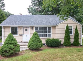 943 Hamburg Tpke, Wayne, NJ 07470