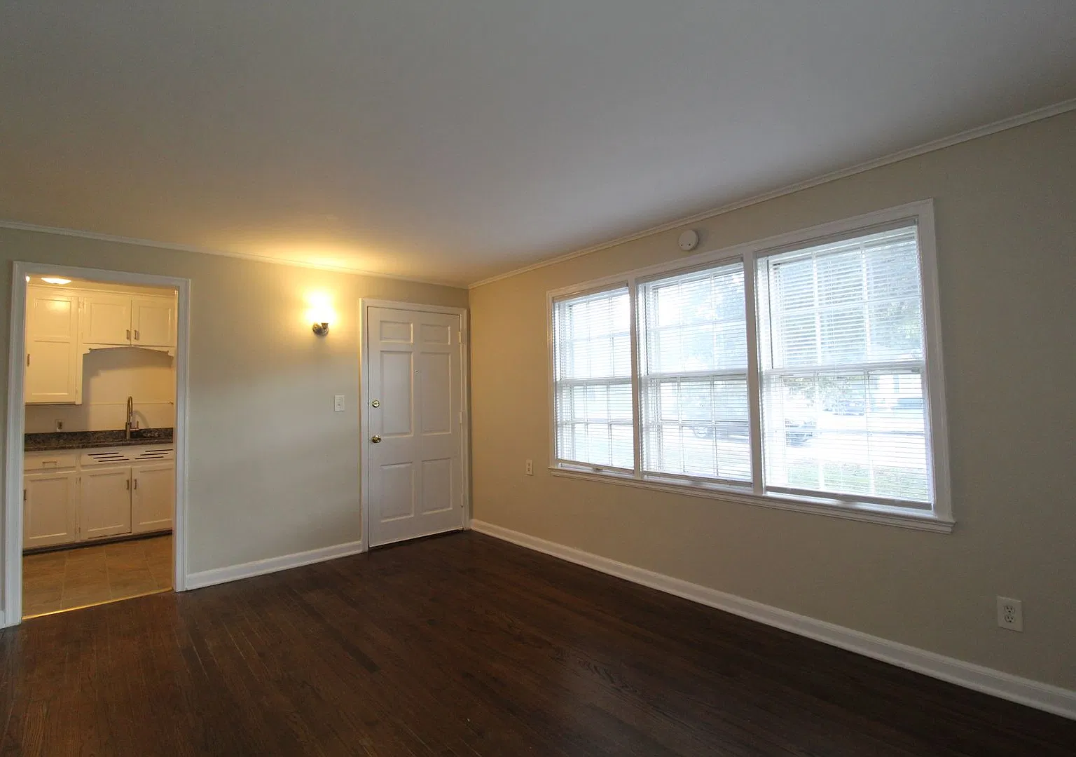 1 Bedroom 1 Bath Duplex in Navy Hill Area in Olathe — Photo 3