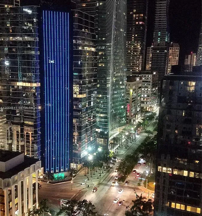 1060 Brickell Ave #2411
