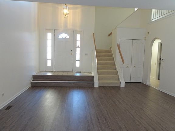 3rd image of 1460 Diamond Dr