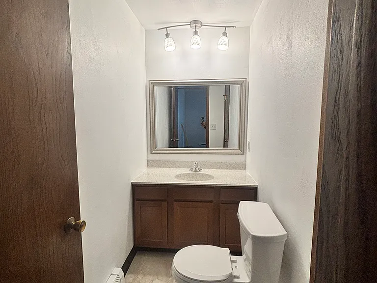 1044 W 10th Ave #A — Photo 5