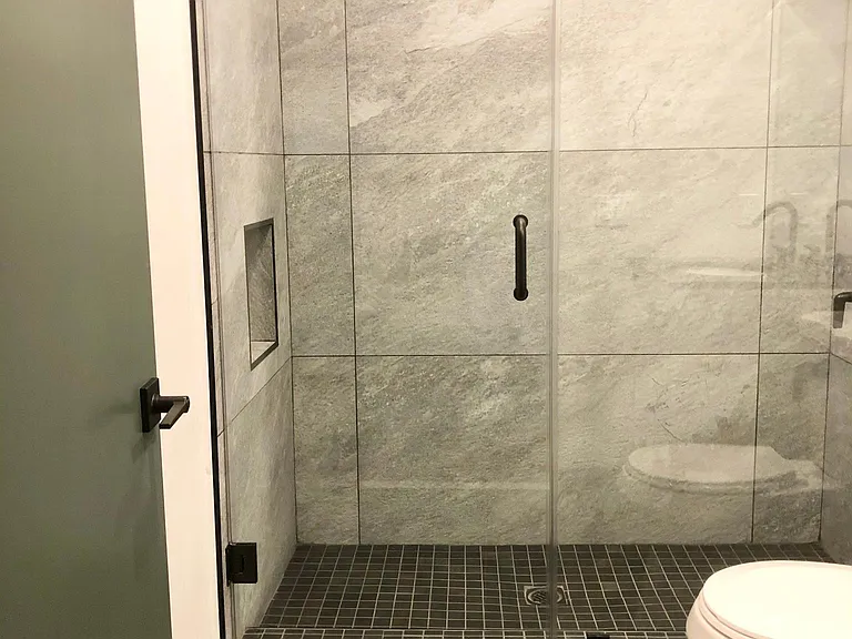 5731 Lexington Ave #301 — Photo 7